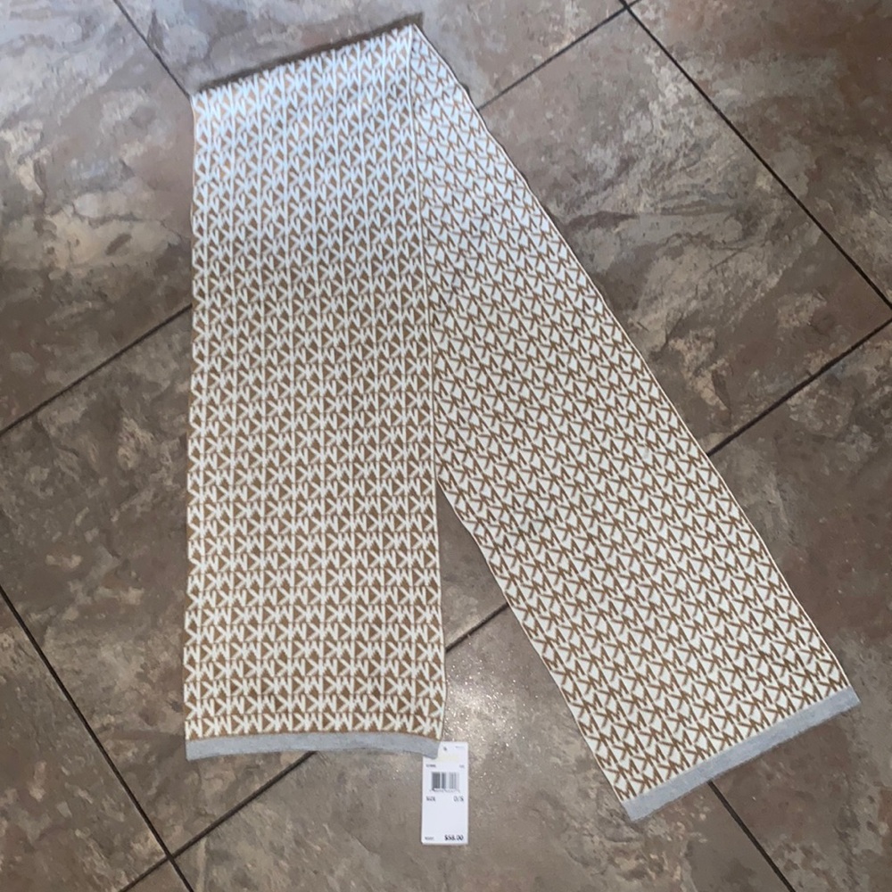 Michael Kors reversible scarf NWT